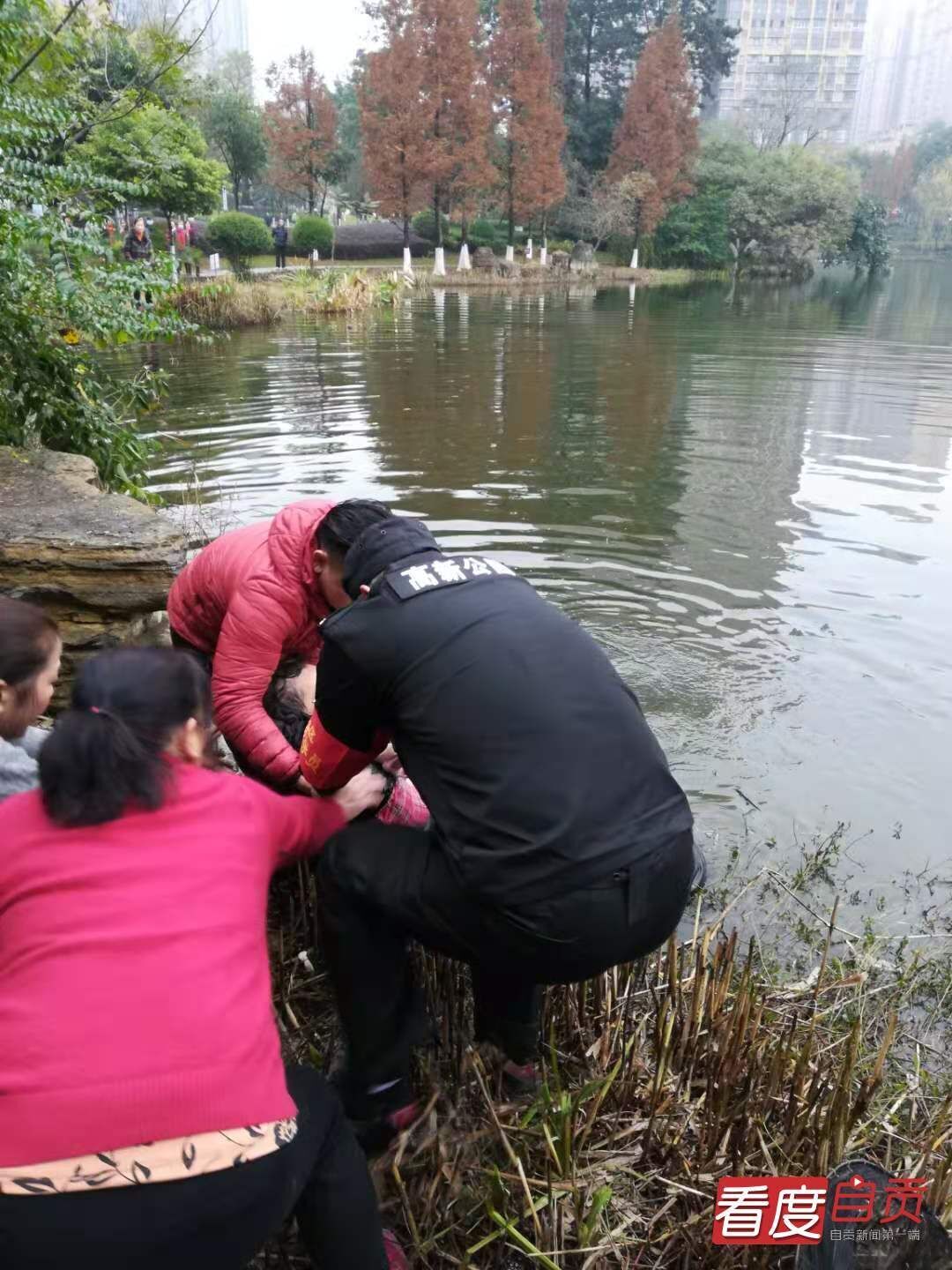 南湖公園保安舍己救人